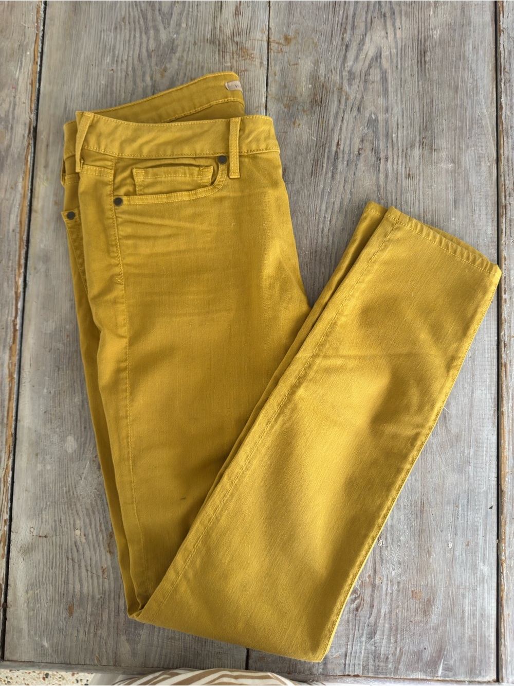 Vince women’s slim jeans in Citrine